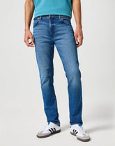 Męskie Spodnie Jeansowe Wrangler Larston Raindrop112355024 W18S017418